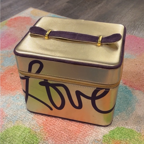 Victoria’s Secret Vintage Gold Purple Love Spell Makeup Cosmetics Case w/ Tags - Picture 2 of 4